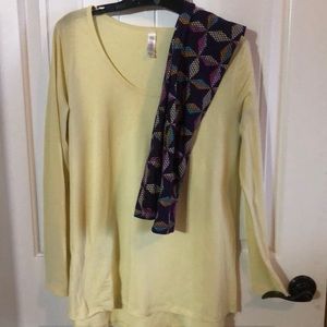 LuLaRoe Lynnae shirt & OS leggings